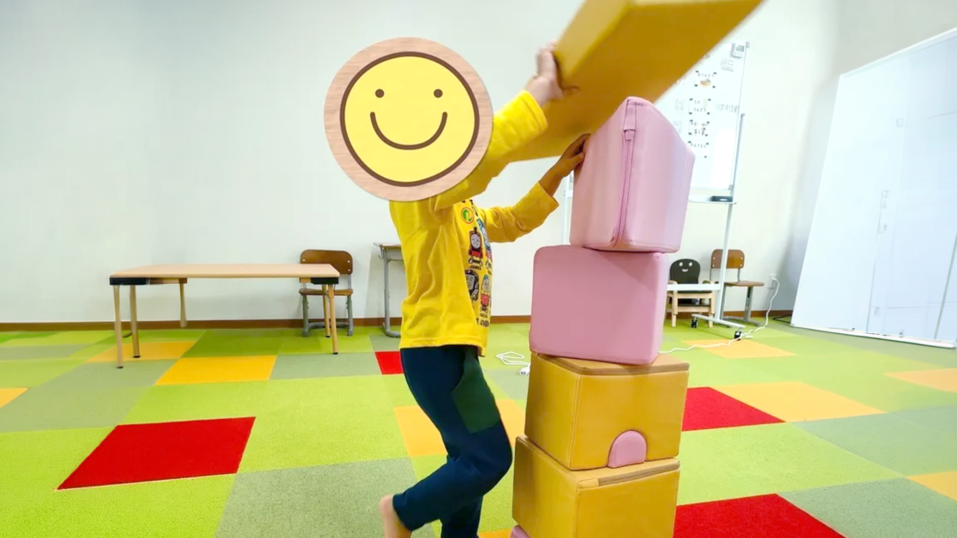遊びながら学ぶ子どもの様子