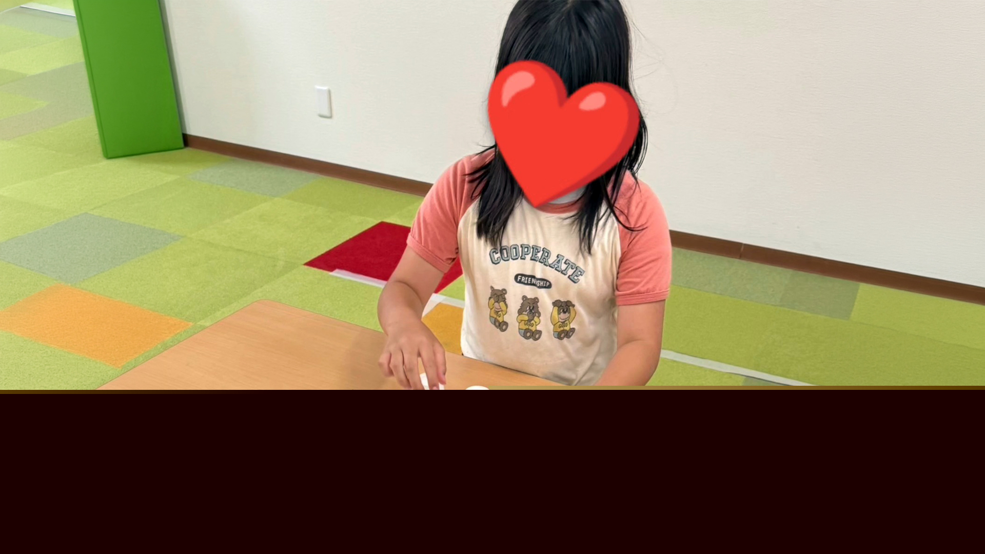 屋外で過ごす子どもの様子